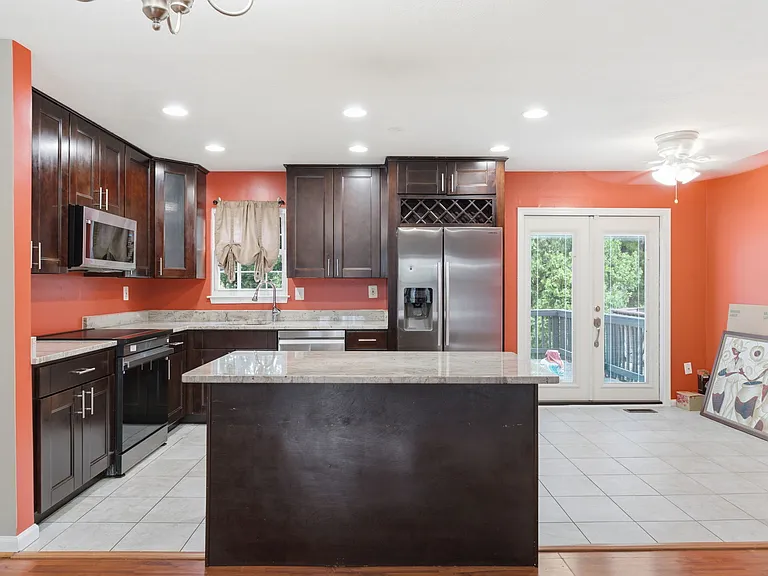 10703 Campus Way S — Photo 11