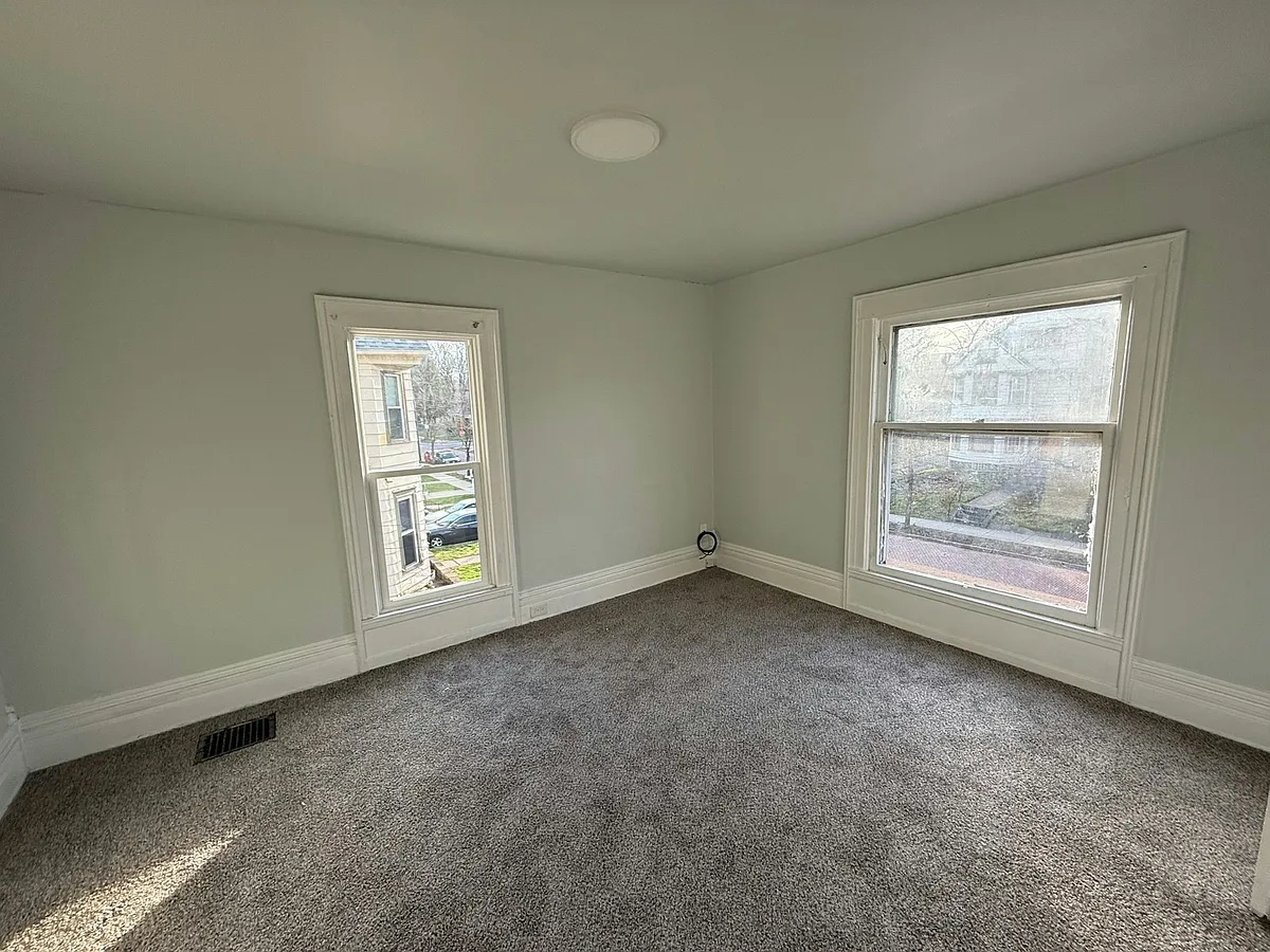 Building Photo - 45 Oakdale Ave #A