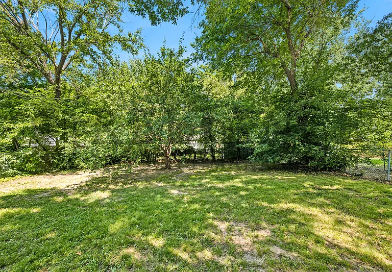 1126 S Silverdale Ct — Photo 11