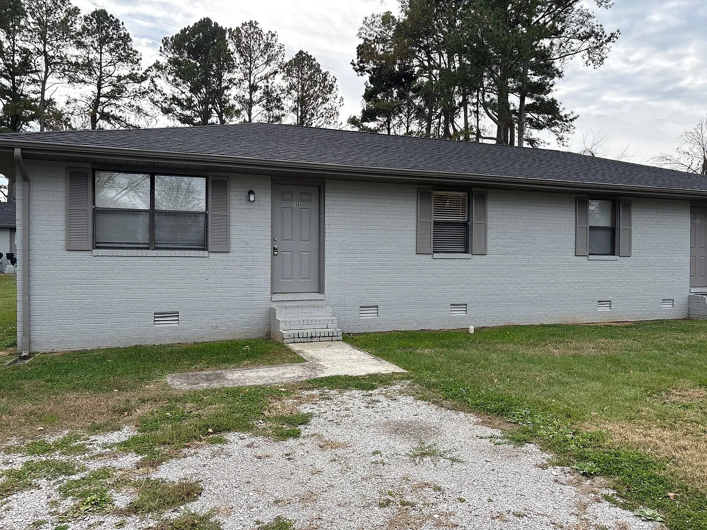 Freshly Renovated 2 Bedroom Duplex in Manchester! — Photo 1