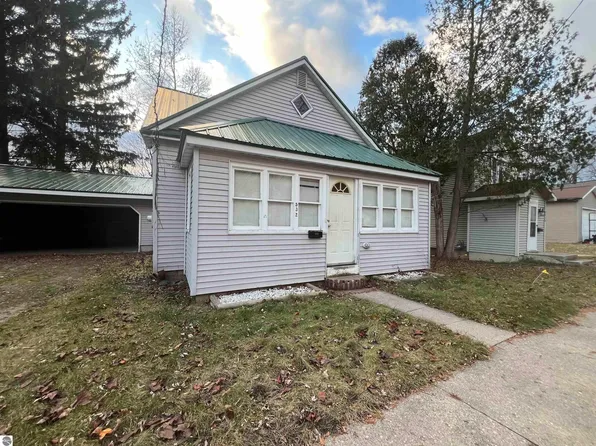 532 Cedar St, Cadillac, MI 49601