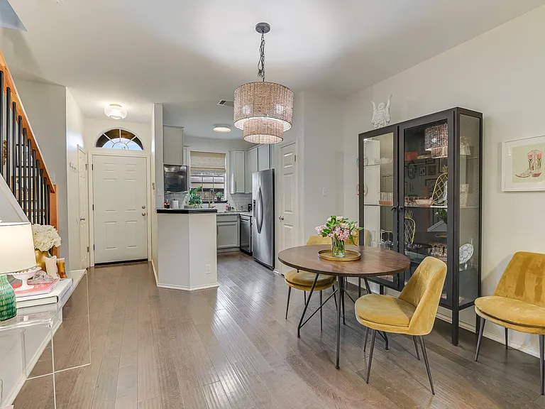 2000 Cullen Ave #14 — Photo 6