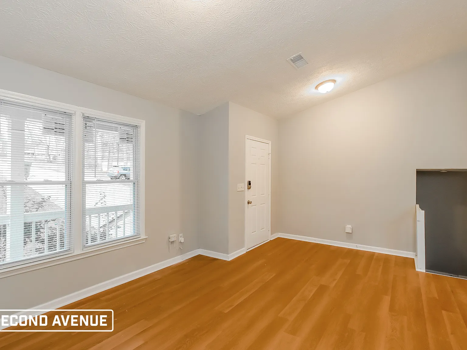3 bed, 2.5 bath, 1803 sqft, $1,950 — Photo 2