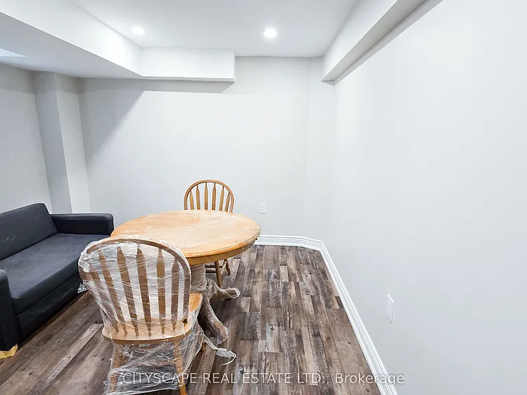 121 Ashdale Rd #LOWER — Photo 23