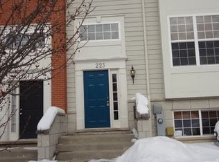 223 Comstock Dr, Elgin, IL 60124