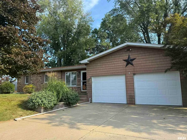 214 Devron Cir, East Peoria, IL 61611