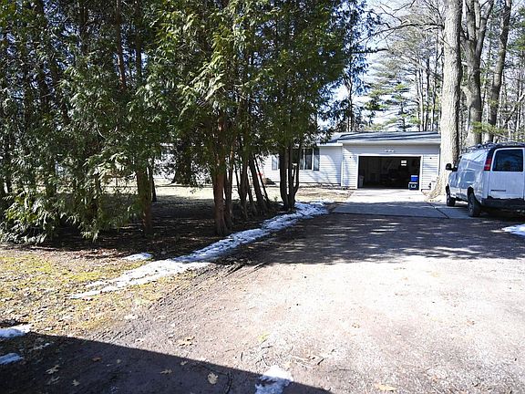 3rd image of 2473 West Dr