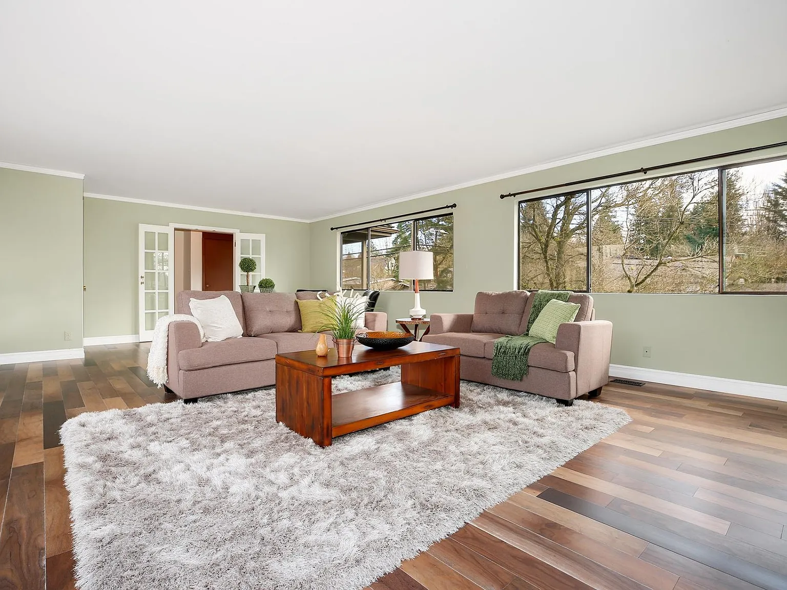 4 bed, 3320 sqft, $5,500 — Photo 2
