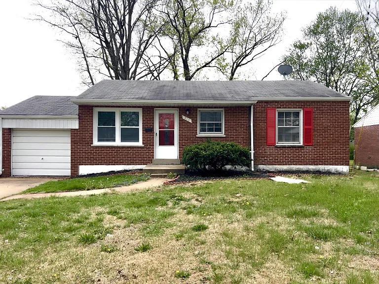 810 Teurville Dr — Photo 1