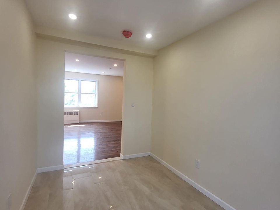 1st image of 3055 Philip Ave Floor 2