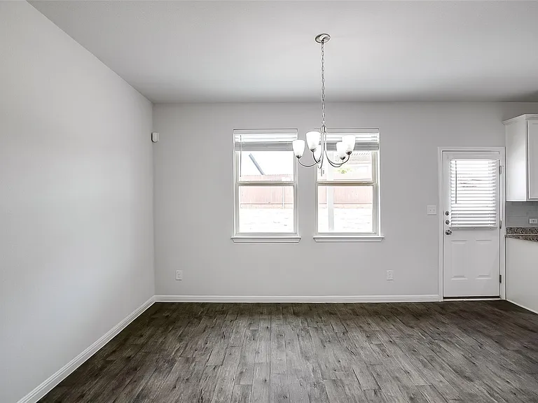 100 Earl Keen St — Photo 15