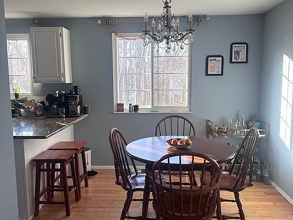 3rd image of 2804 Prince Albert Ct