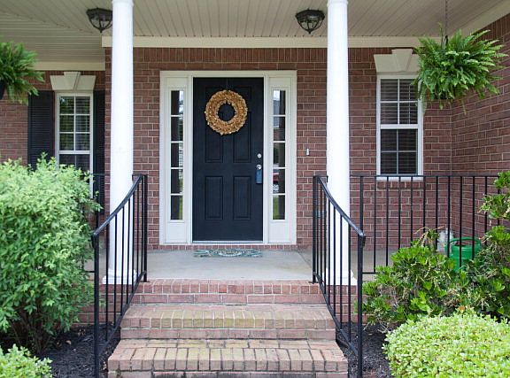 3rd image of 216 Newland Cir