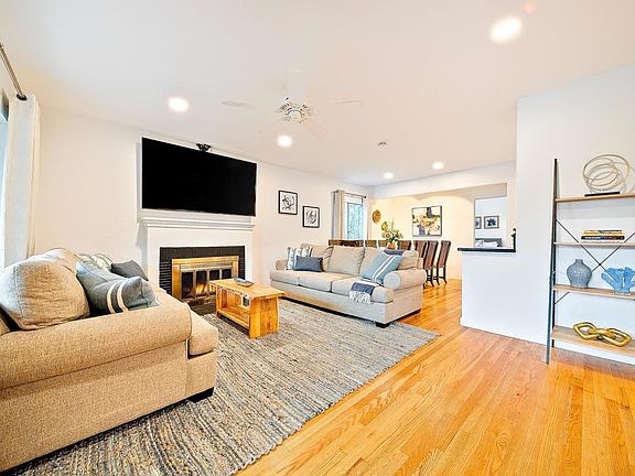 5th image of 965 Rosecrans St