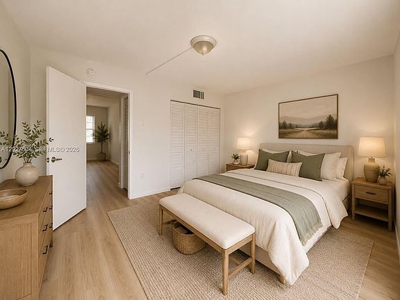 4th image of 20230 NE 2nd Ave APT U20