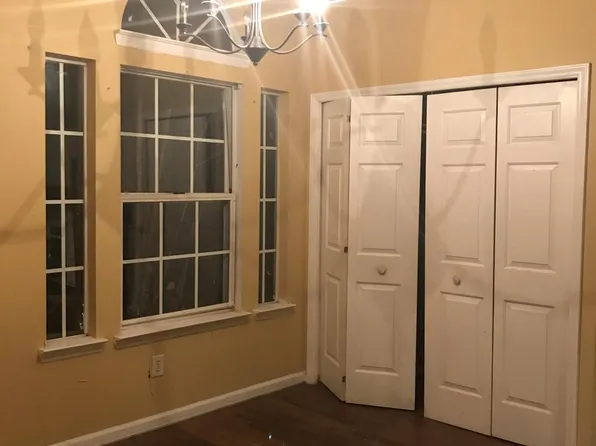 6044 Acadian Woods Dr, Charlotte, NC 28227