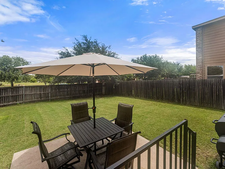 6708 Glebe Path — Photo 32
