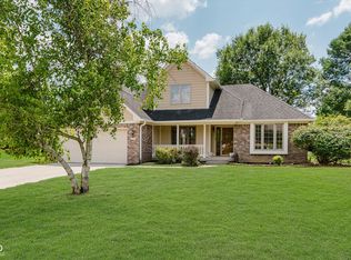 93 Park Forest Dr N, Whiteland, IN 46184
