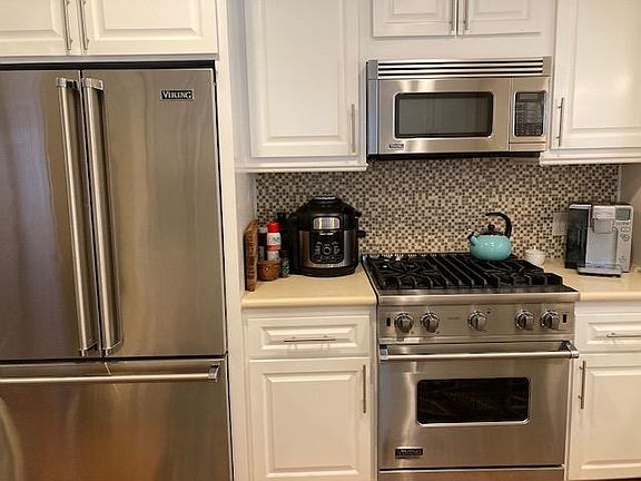 2nd image of 866 Avenue B