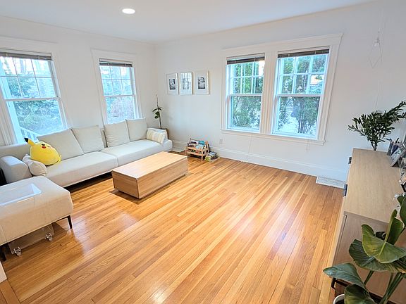 4th image of 15 Thurston Rd