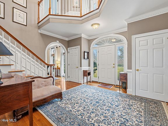 4th image of 1107 Country Club Drive