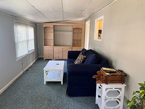 Enclosed, heated 3 season 