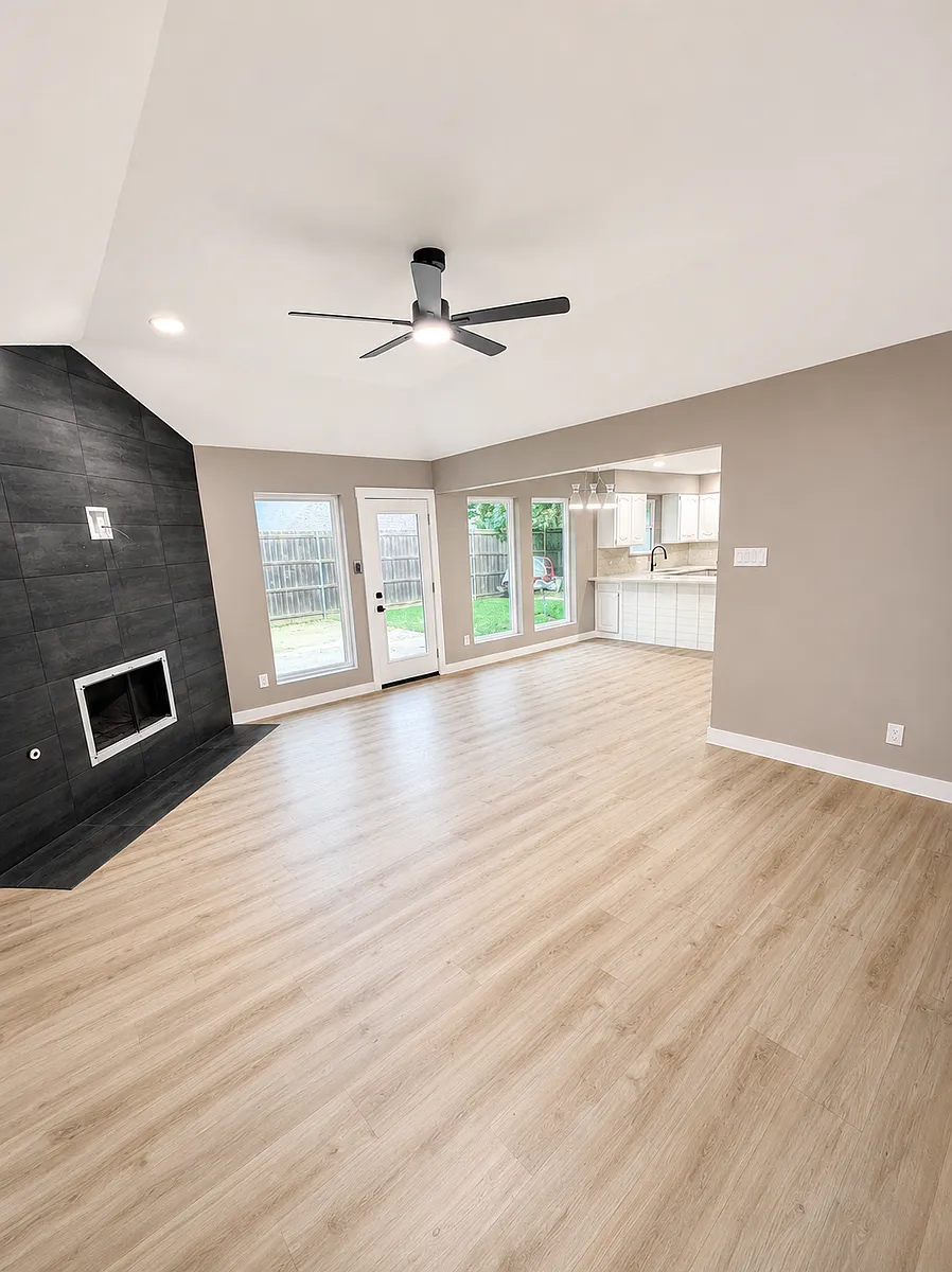 Building Photo - 2906 Robindale Ln