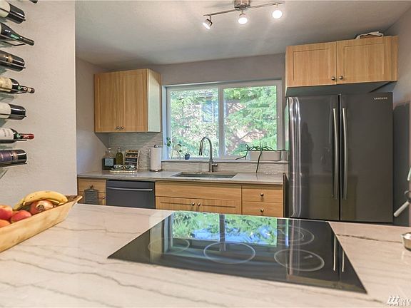 3rd image of 14014 NE 181st Pl APT D304