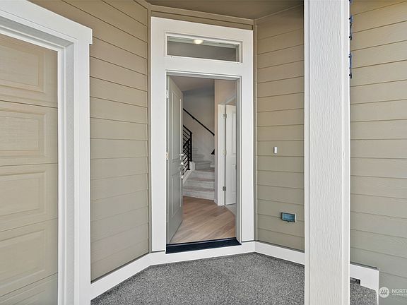 Photos are of a previously built  Summit floor and may show an upgrade or a product no longer available.>