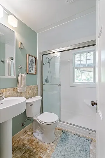 3 bed, 1143 sqft, $2,700 — Photo 2