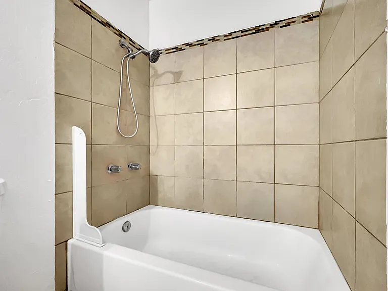 2905 E Monroe St #2 — Photo 19