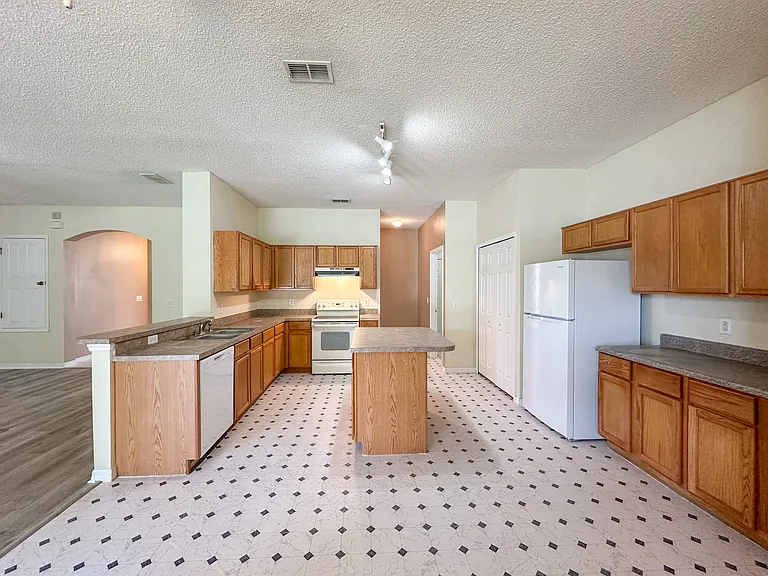 2776 Cabernet Cir — Photo 13