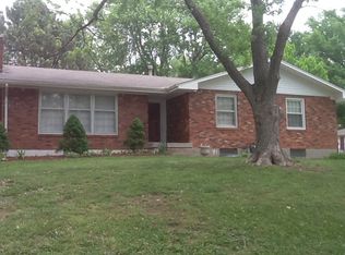2823 S Berry Ln, Independence, MO 64057