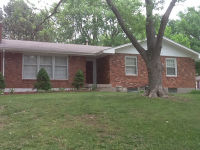 2823 S Berry Ln, Independence, MO, 64057