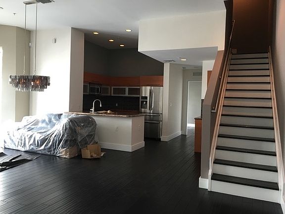 3rd image of 737 NE 4th Ave