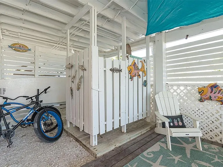 210 Bocilla Dr — Photo 42
