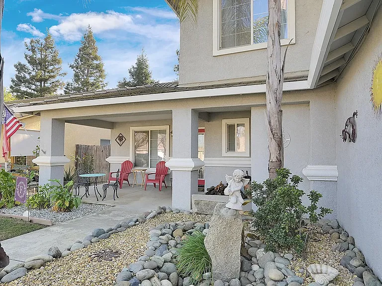2052 Gold River Dr — Photo 3
