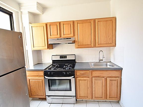 2nd image of 2521 31st Ave APT C55