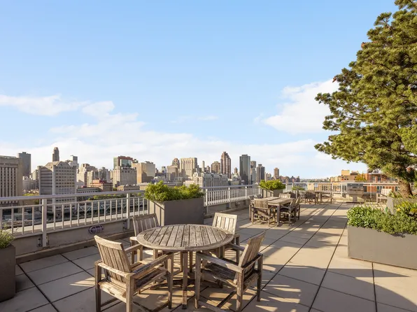 425 Main Street image 11 of 21