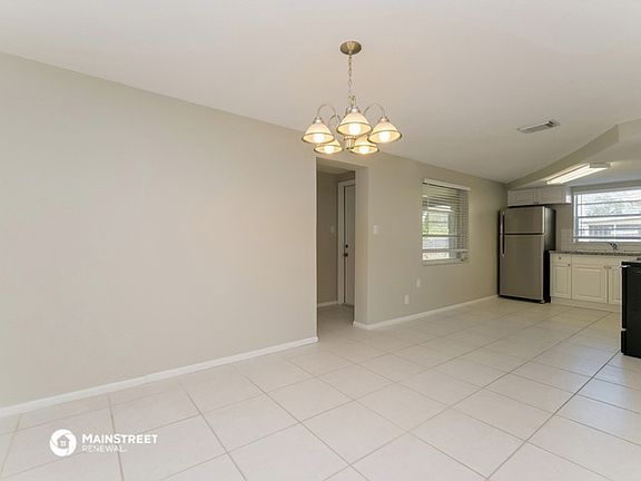 4th image of 3136 Holiday Lake Dr