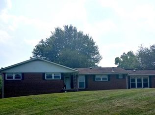 113 E Hillcrest Dr, Cedar Bluff, VA 24609