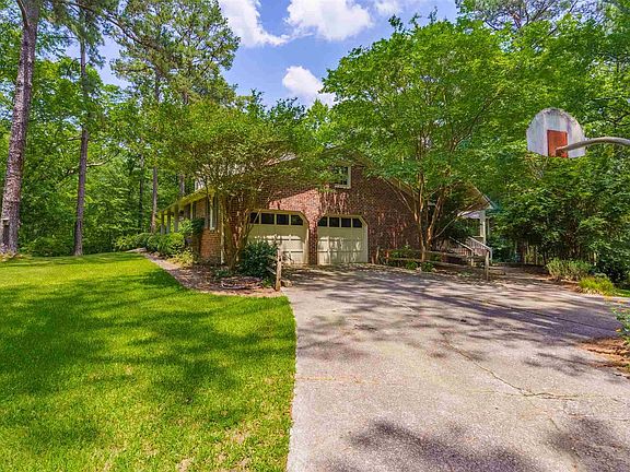 3rd image of 221 Lincreek Dr