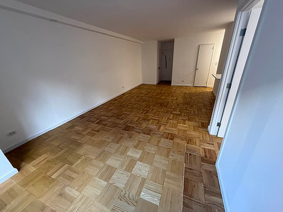3rd image of 155 E 34th St APT 7S