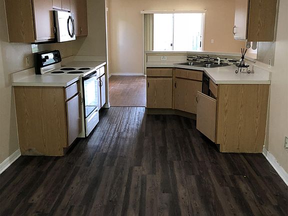 4th image of 348 Cardiff Ave