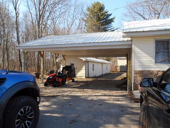 2nd image of 10484 W Trails End Row