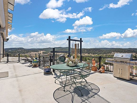 3rd image of 343 Webb Ranch Rd