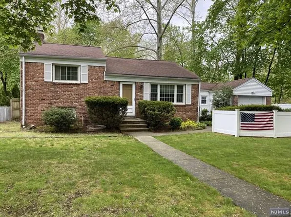 132 Carl Pl, Westwood, NJ 07675