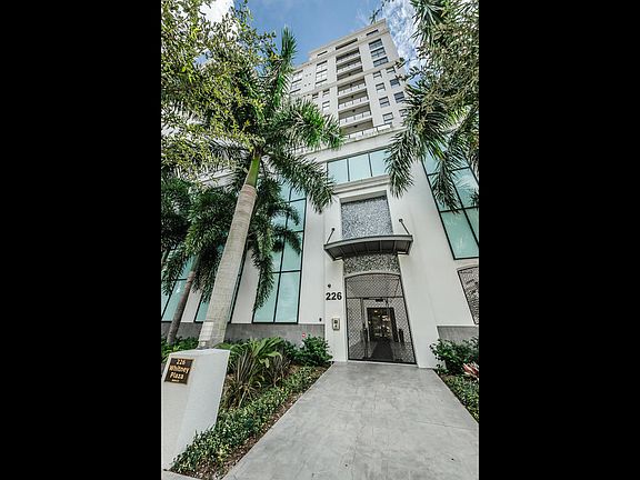 3rd image of 226 5th Ave N APT 602