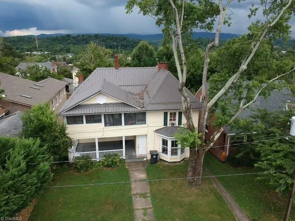 407 East St, North Wilkesboro, NC 28659
