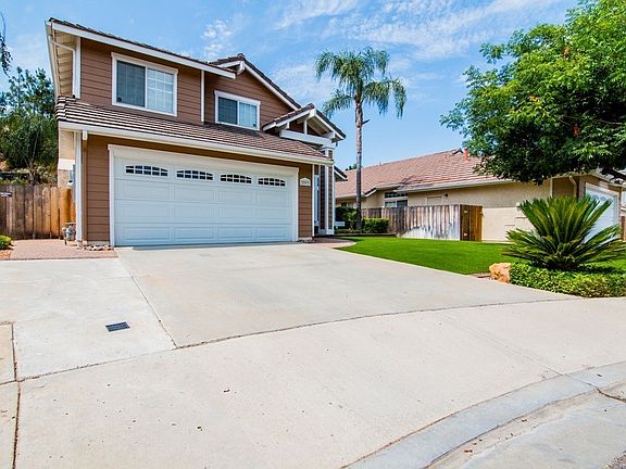 Home is on a cul de sac with sidewalks.